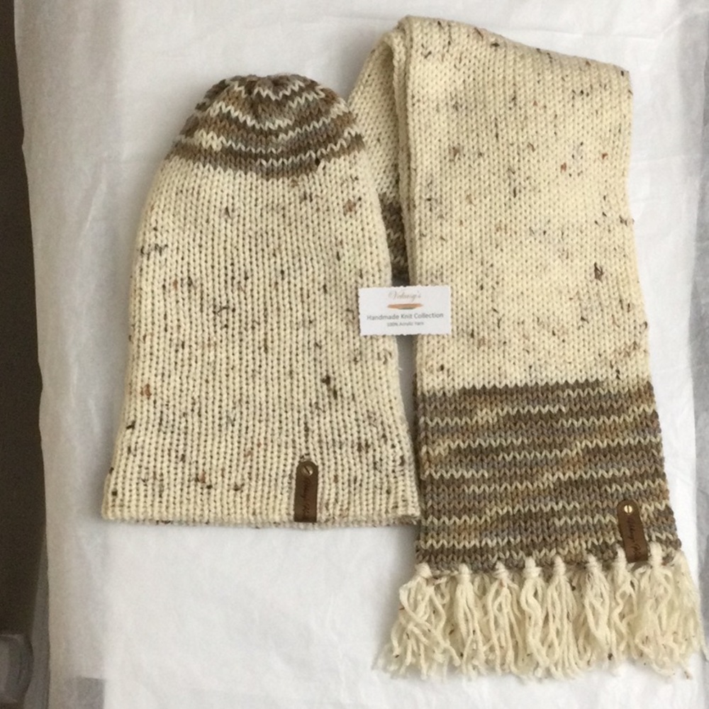 Zinnia Knit Reversible Beanie and Scarf Set (Item # 908)